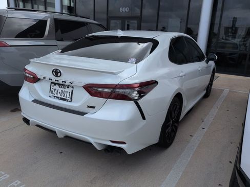 Used 2022 Toyota Camry XSE FWD image 4