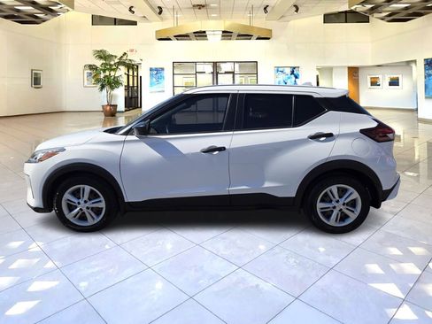 Used 2021 Nissan Kicks S image 8