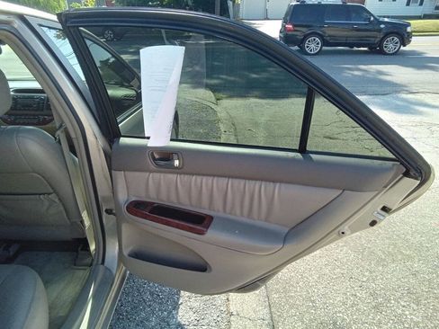 Used 2005 Toyota Camry XLE image 13