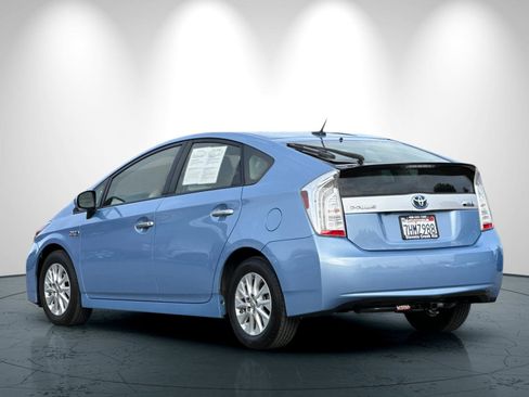 Used 2015 Toyota Prius Plug-In Hybrid image 6