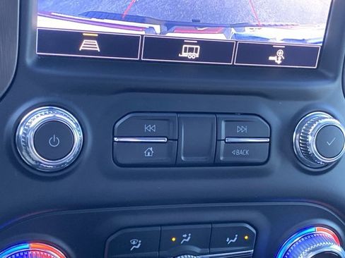 Used 2022 GMC Sierra 2500 AT4 image 39