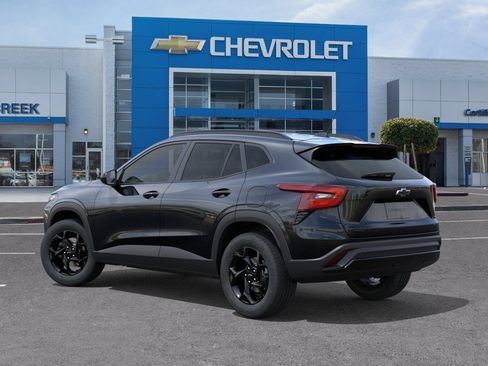 New 2026 Chevrolet Trax LT w/ Midnight Edition FWD image 28