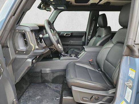 New 2025 Ford Bronco Badlands image 4