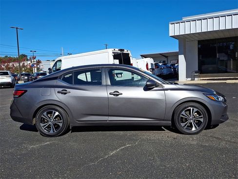Used 2022 Nissan Sentra SV image 7