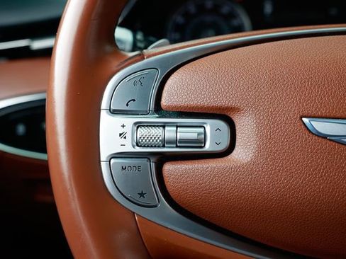 Used 2022 Genesis GV70 2.5T w/ Advanced Package image 29