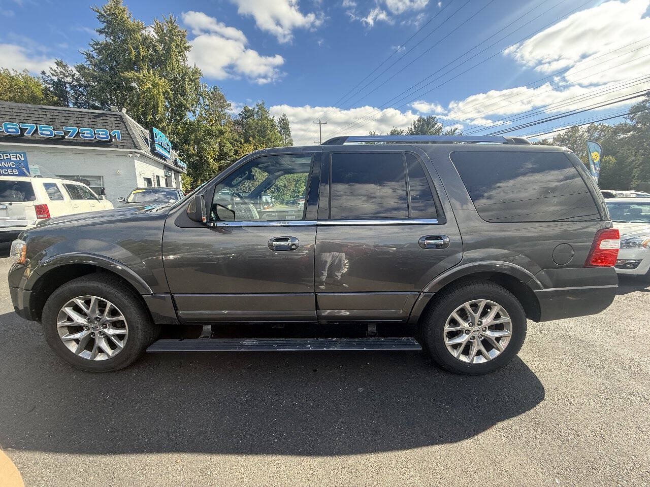 Used 2016 Ford Expedition Limited AWD/4WD image 7