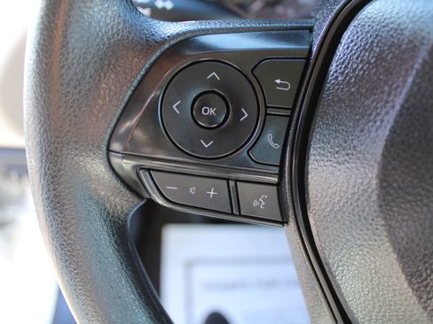 Used 2025 Toyota Corolla LE image 22