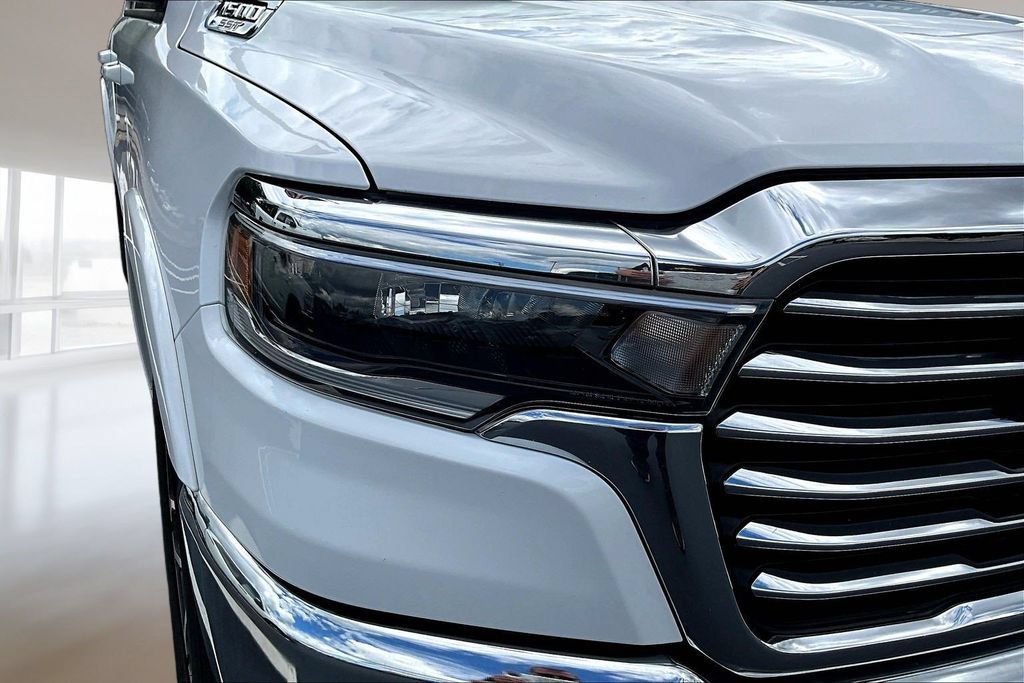 Used 2025 RAM 1500 Laramie AWD/4WD image 30