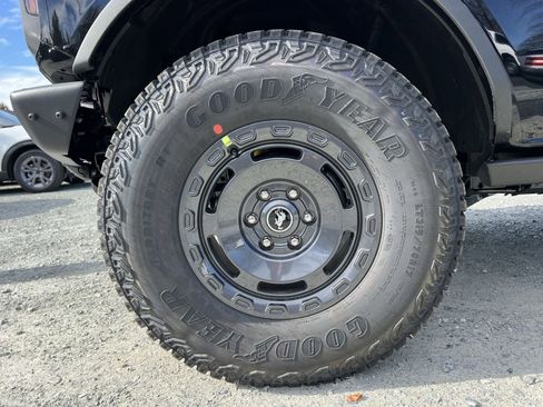 New 2025 Ford Bronco Badlands image 12