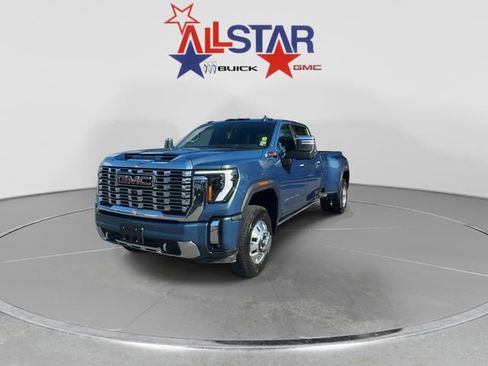 Used 2026 GMC Sierra 3500 Denali w/ Technology Package AWD/4WD image 3