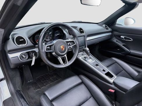 Used 2017 Porsche 718 Boxster RWD image 23