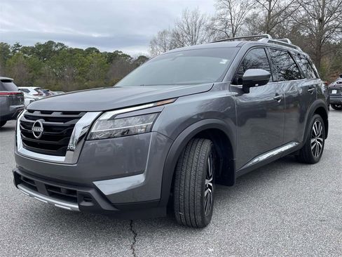 Used 2024 Nissan Pathfinder Platinum w/ Cargo Package image 7