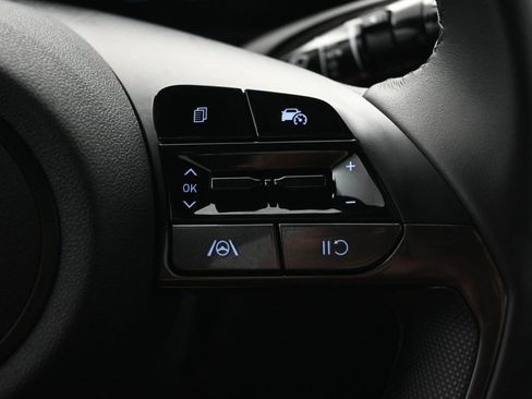 Used 2025 Hyundai Elantra SEL FWD image 22