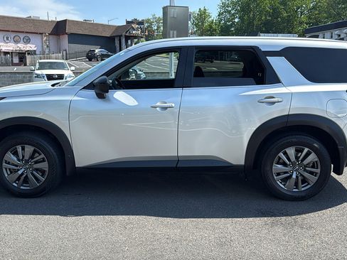 Certified 2024 Nissan Pathfinder S AWD/4WD image 4
