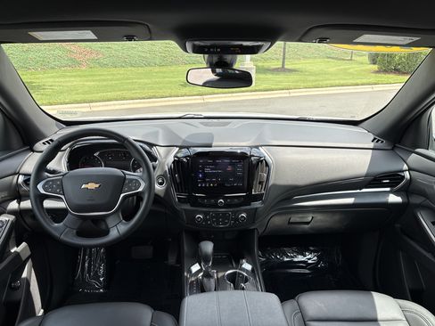 Used 2023 Chevrolet Traverse LT AWD/4WD image 20
