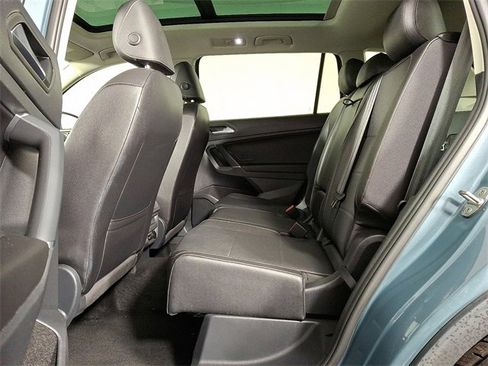 Used 2020 Volkswagen Tiguan SEL w/ 3rd Row Seat Package image 13