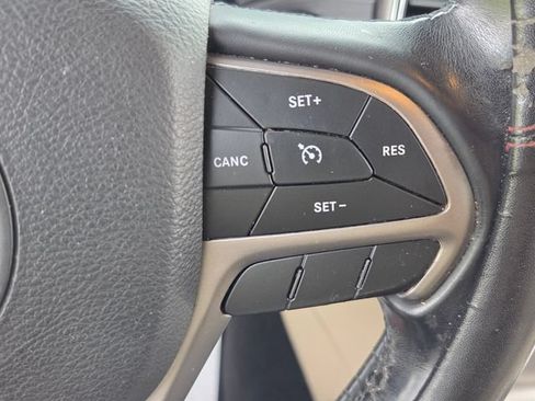 Used 2019 Jeep Grand Cherokee Laredo RWD image 21