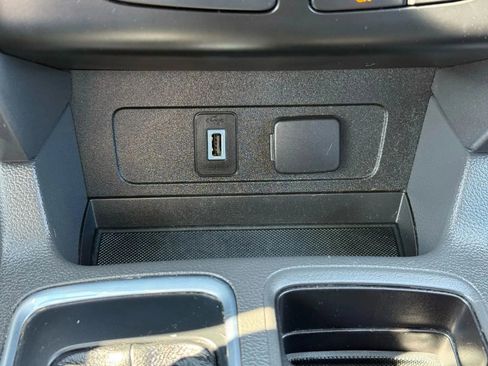 Used 2017 Ford Escape SE image 36