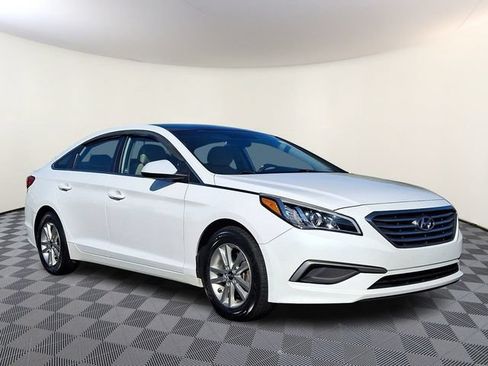 Used 2017 Hyundai Sonata SE FWD image 1