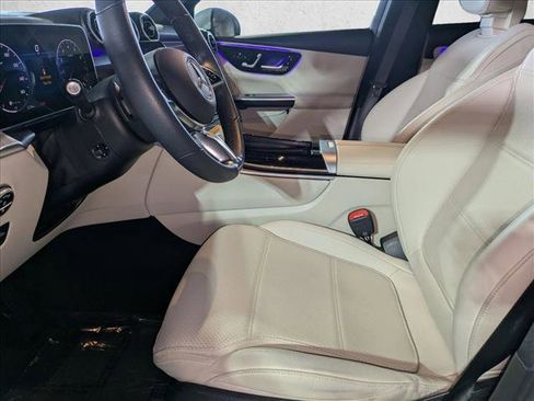 Certified 2025 Mercedes-Benz GLC 300 image 19