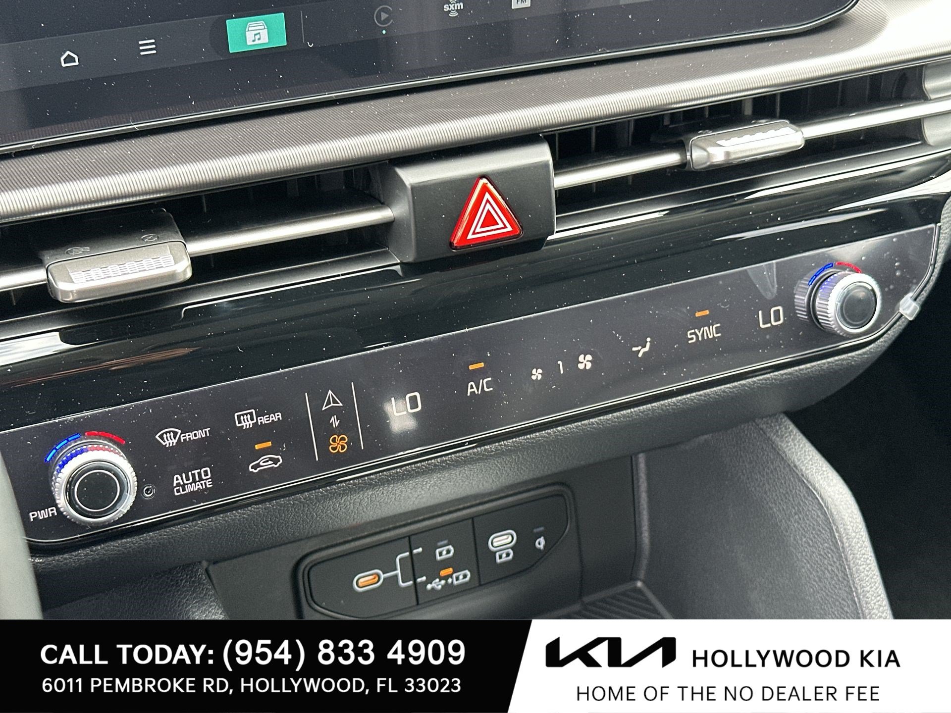 New 2026 Kia Sportage SX FWD image 17