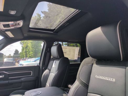New 2026 RAM 2500 Laramie AWD/4WD image 28