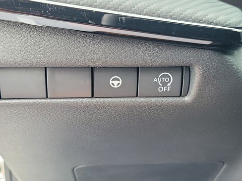 Certified 2025 Nissan Kicks SR FWD image 23