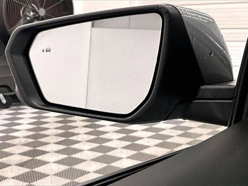 Used 2024 Chevrolet Equinox Premier image 33