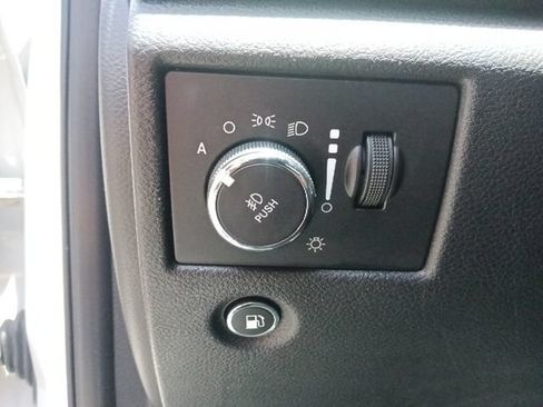 Used 2017 Jeep Grand Cherokee Laredo w/ Quick Order Package 2BE RWD image 17