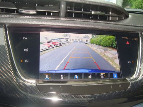 Used 2023 Cadillac XT6 Sport image 17