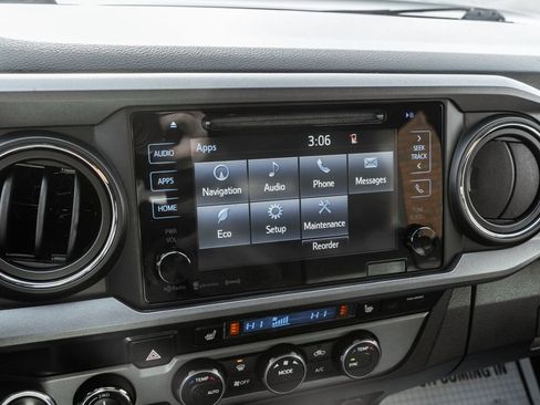 Used 2019 Toyota Tacoma TRD Sport image 18