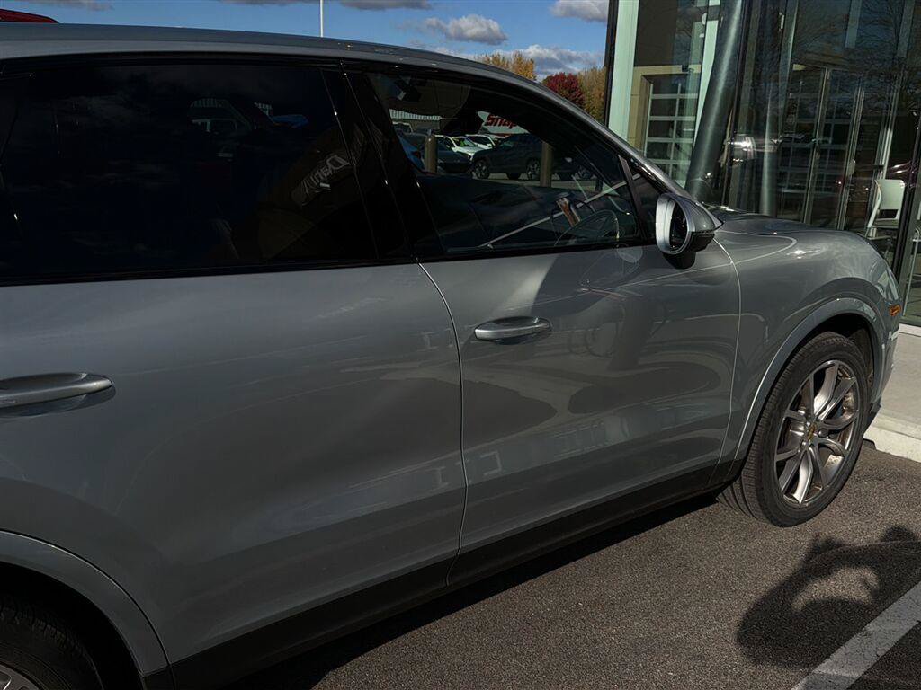 Used 2020 Porsche Cayenne S AWD/4WD image 19