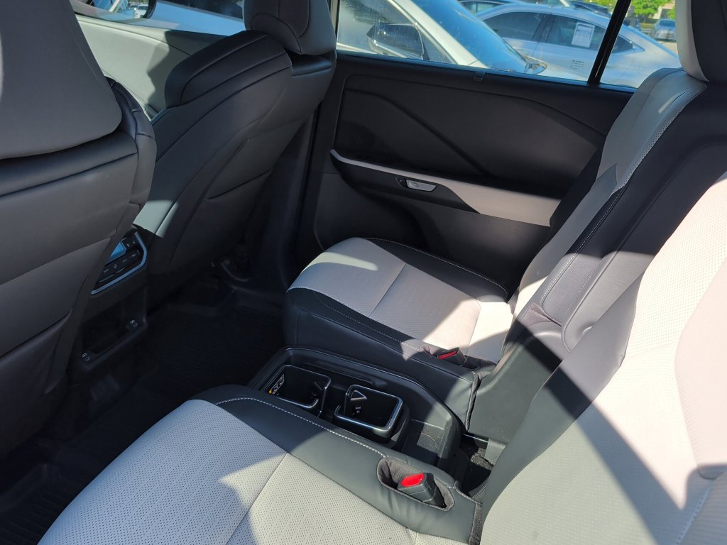 Used 2025 Lexus TX 500h AWD w/ Technology Package image 3