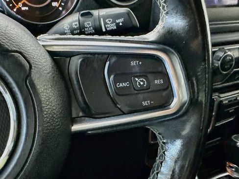 Used 2020 Jeep Wrangler Unlimited Sahara AWD/4WD image 26