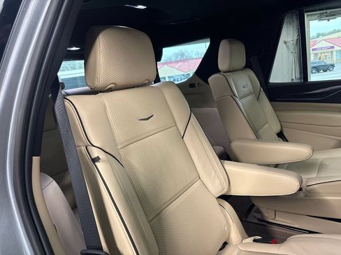 Used 2023 Cadillac Escalade Premium Luxury w/ Performance Package AWD/4WD image 47