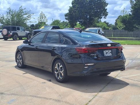 Used 2019 Kia Forte LXS FWD image 19