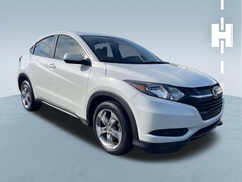 Used 2017 Honda HR-V LX image 1