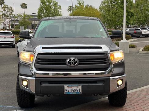 Used 2015 Toyota Tundra SR5 w/ SR5 Upgrade Package image 2
