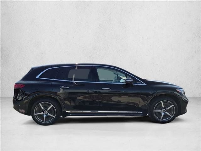 Used 2023 Mercedes-Benz EQS 580 4MATIC SUV image 4