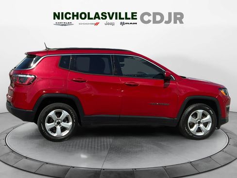 Used 2018 Jeep Compass Latitude w/ Popular Equipment Group AWD/4WD image 6