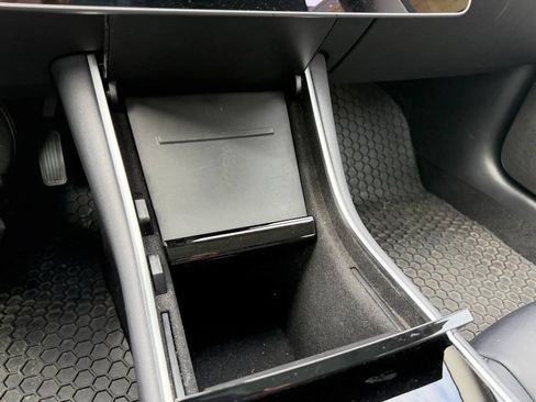Used 2018 Tesla Model 3 Mid Range RWD image 14