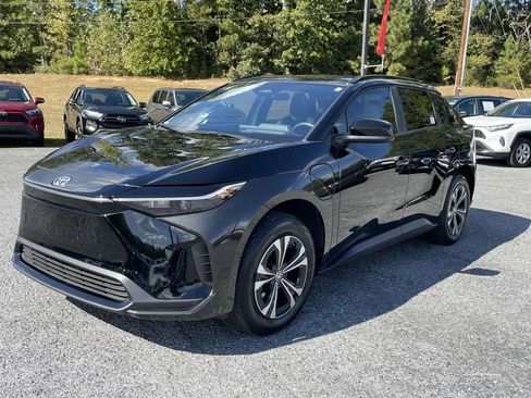Used 2024 Toyota bZ4X XLE image 6