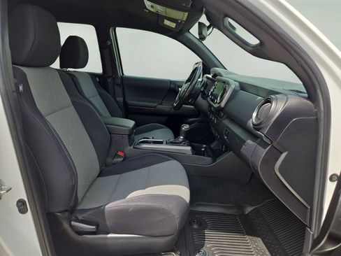 Certified 2022 Toyota Tacoma TRD Off-Road RWD image 26
