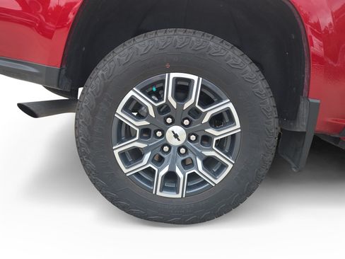 Used 2024 Chevrolet Colorado Z71 w/ Z71 Convenience Package 2 AWD/4WD image 17