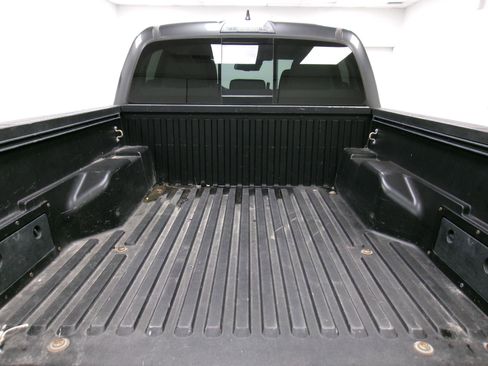 Used 2018 Toyota Tacoma SR5 image 12