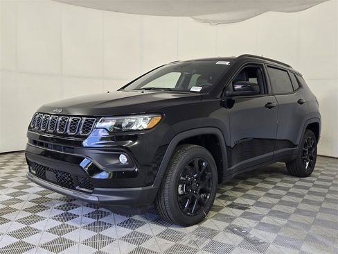 New 2026 Jeep Compass Latitude image 4