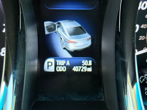 Used 2013 Toyota Avalon XLE Touring image 29