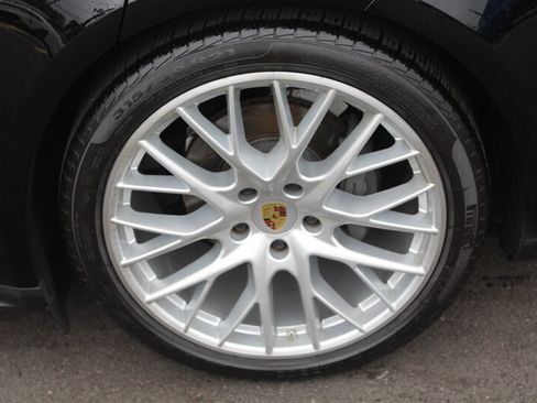 Used 2018 Porsche Panamera 4S AWD/4WD image 30