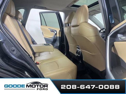 Used 2021 Toyota RAV4 XLE Premium AWD/4WD image 22