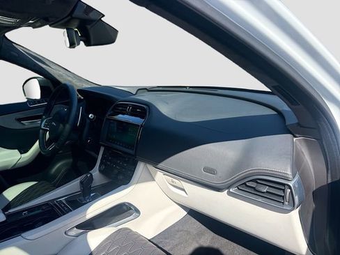 Used 2020 Jaguar F-PACE SVR image 14